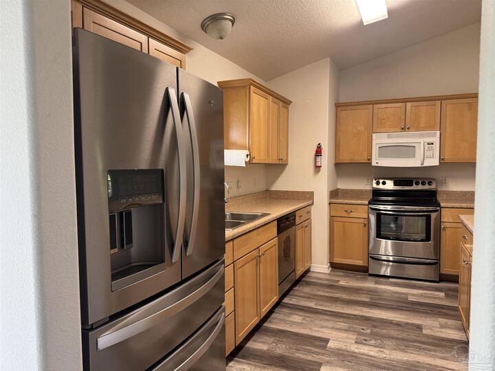 Property Photo:  318 El Matador Trl  FL 32506 