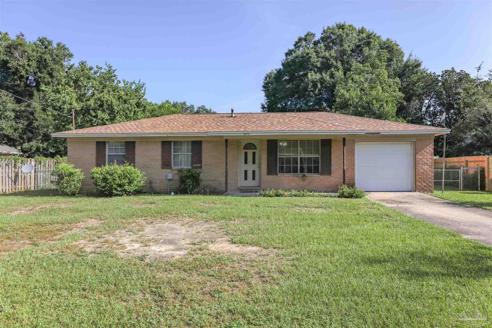 Property Photo: 2070 Curry Cir FL 32504