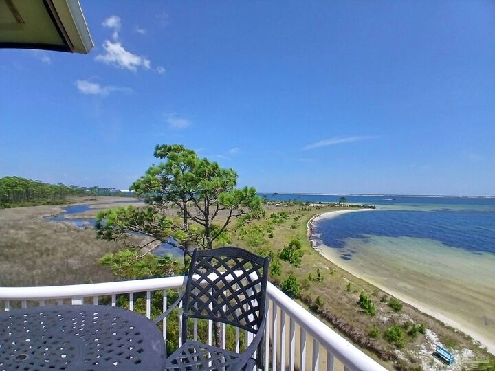 Property Photo:  4050 Indigo Dr 301  FL 32507 