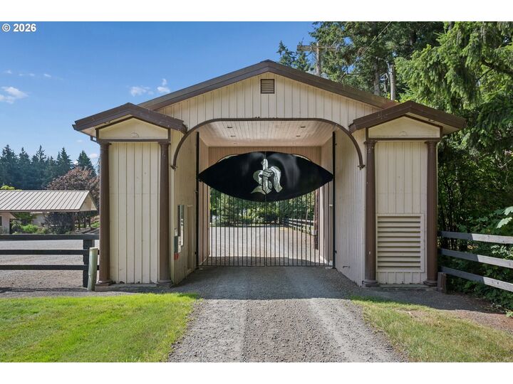 Property Photo:  22396 S Parrot Creek Rd  OR 97045 