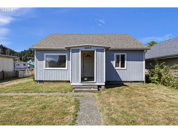 Property Photo:  1057 Greenwood Ave  OR 97467 