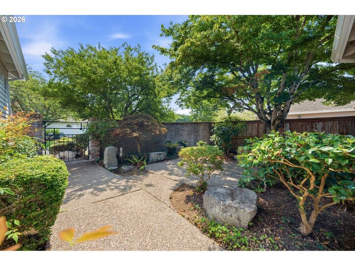 Property Photo: 32237 SW Lake Dr OR 97070