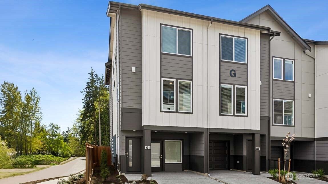 Property Photo: 16830 20th Avenue W D2 WA 98037