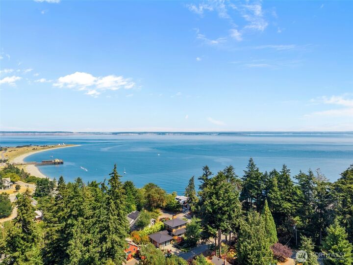 Property Photo:  302  T Street  WA 98368 
