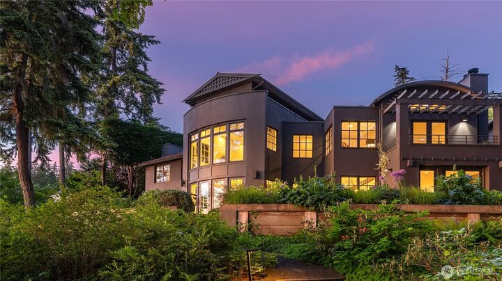 Property Photo:  7733  Hansen Road NE  WA 98110 