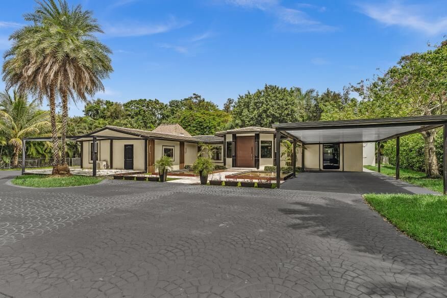 Property Photo:  10831 SW 51st Court  FL 33328 