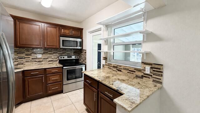 Property Photo: 716 SW 19th Street FL 33315