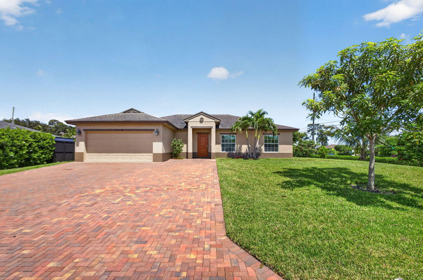 Property Photo: 1016 Cheryl Road FL 33417