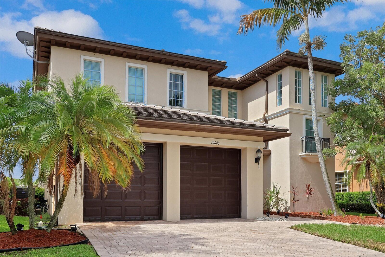 Property Photo: 10640 NW 83rd Court NW FL 33076
