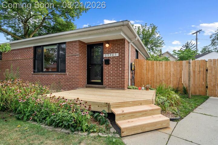 Property Photo: 29941 Leona Court MI 48135