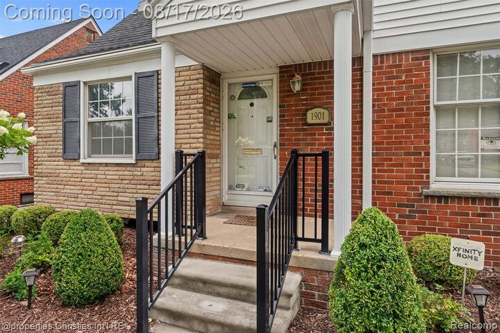 Property Photo:  1901 Detroit Street  MI 48124 