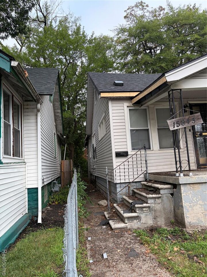 Property Photo: 15845 Alden Street MI 48238