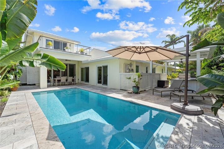 Property Photo:  1117 SE Osceola Street  FL 34996 