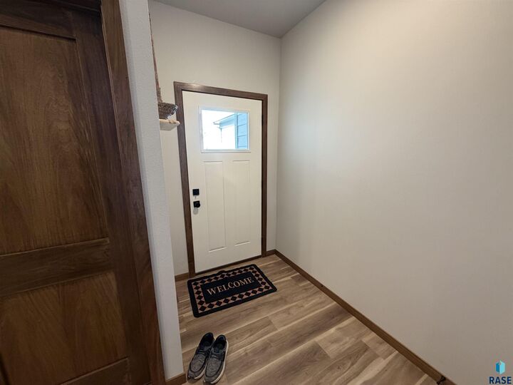 Property Photo:  8106 E Tencate Pl  SD 57110 