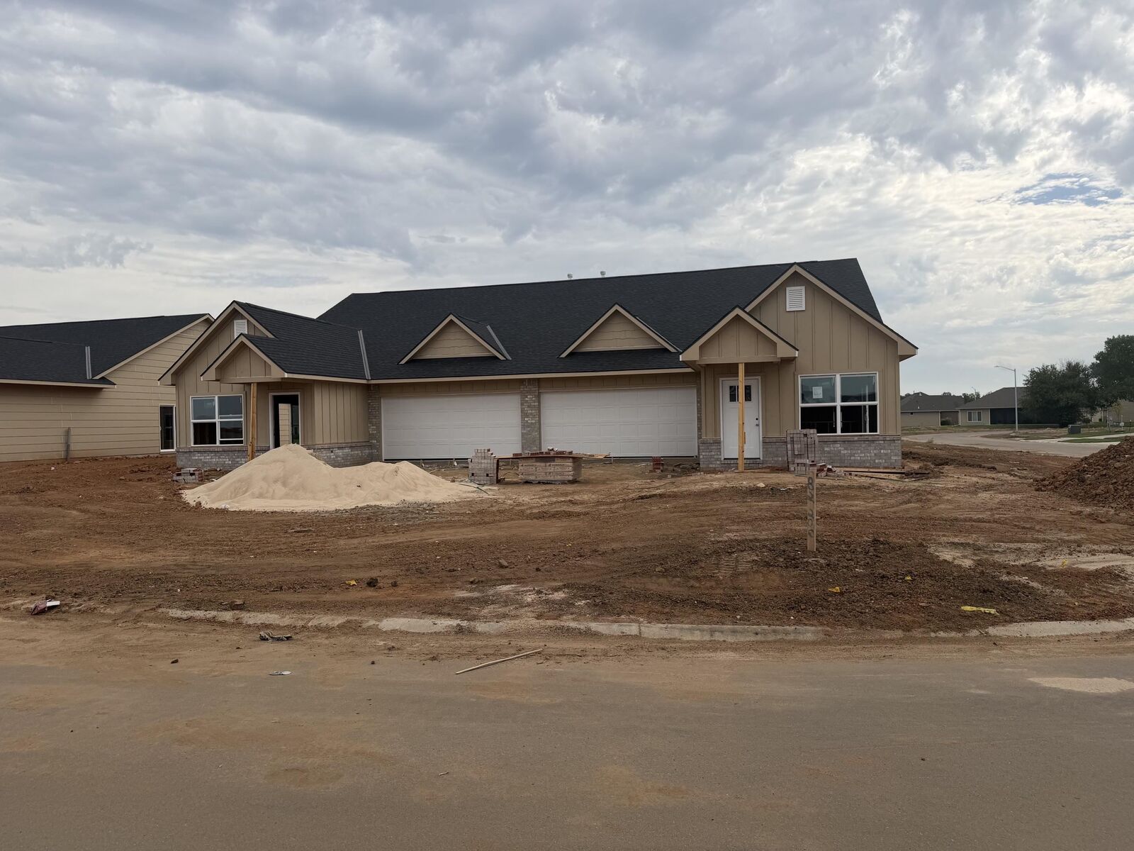Property Photo: 802 N Wheatland St KS 67235