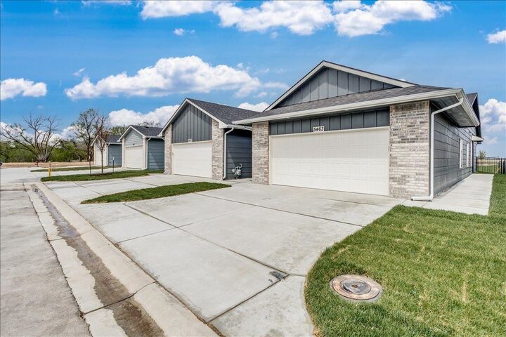 Property Photo: 5426/5428 N Briskbay Ct KS 67101
