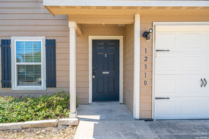 Property Photo: 12310 Siragusa TX 78252