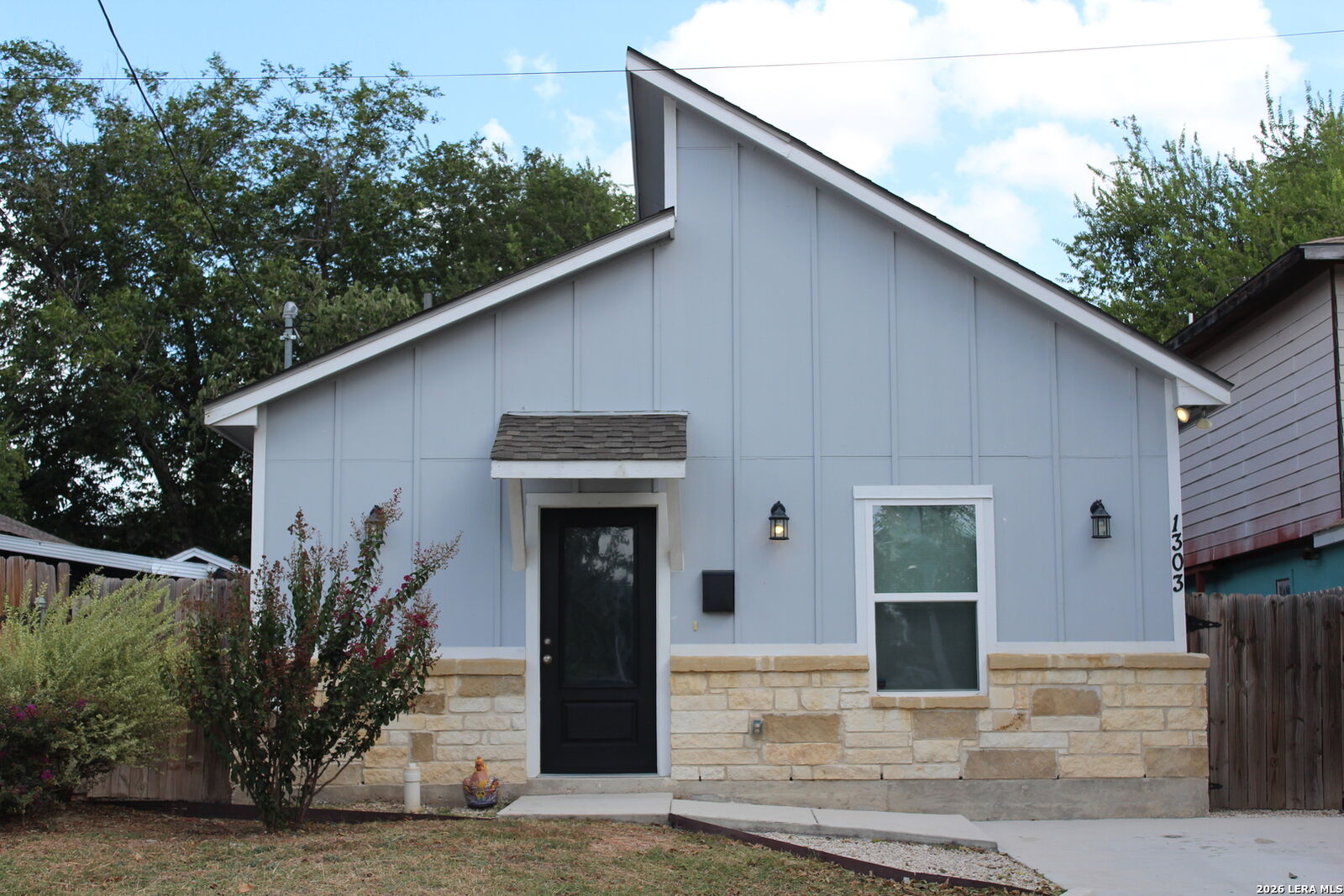 Property Photo:  1303 Lombrano St  TX 78207 