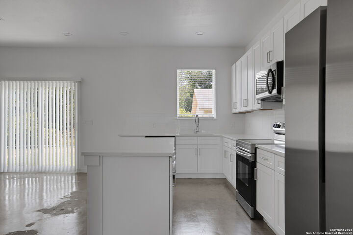 Property Photo:  911 Piedmont Ave  TX 78210 