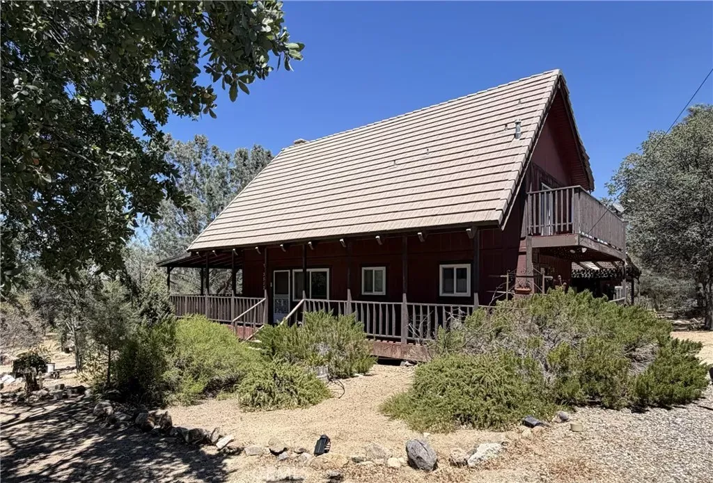 Property Photo: 3512 Oakwood CA 93240