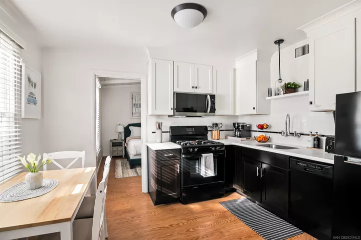 Property Photo: 319 Nautilus Street CA 92037