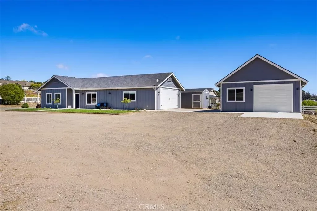 Property Photo: 169 Cimarron CA 93420