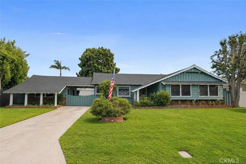 Property Photo:  9932 Belfair Street  CA 90706 