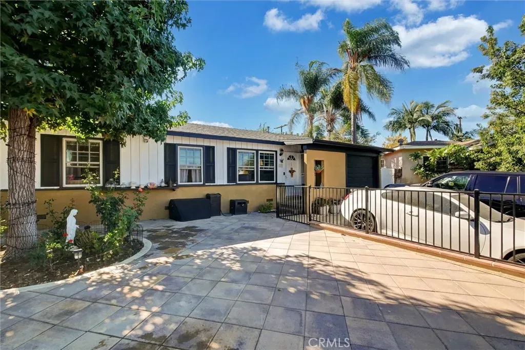 Property Photo:  227 Oak Place  CA 92821 