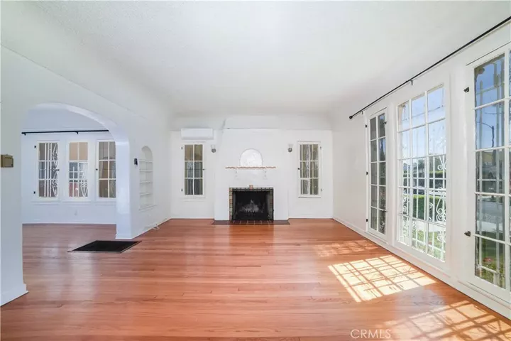 Property Photo: 1036-S Citrus Avenue CA 90019