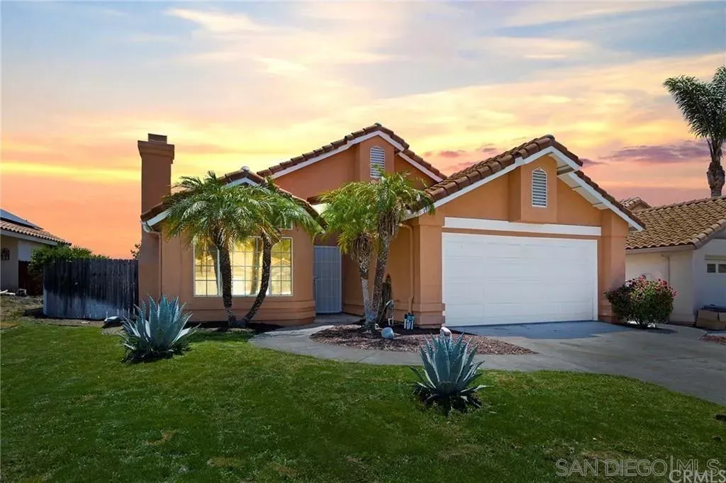 Property Photo: 39766 Del Val Dr CA 92562