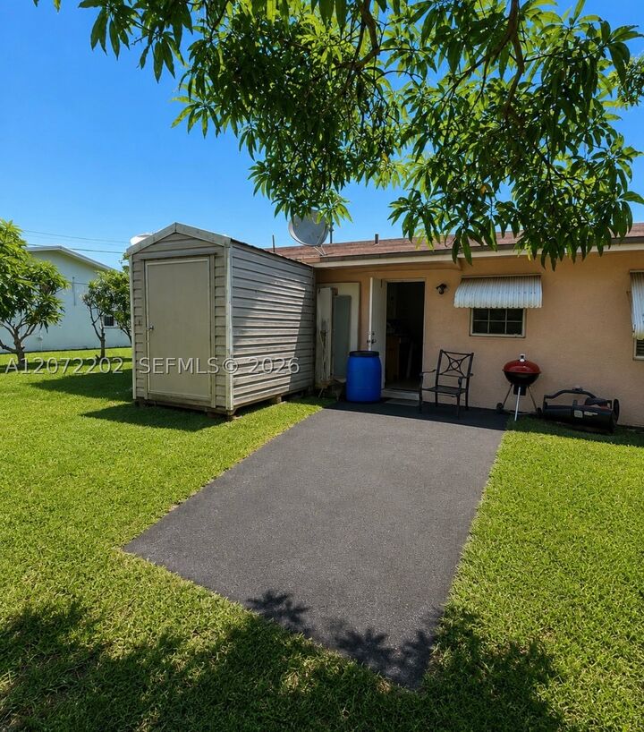 Property Photo:  2221 NW 30th Way  FL 33311 