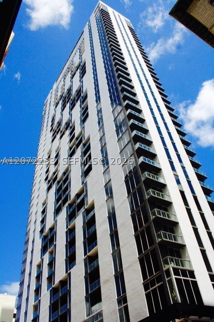 Property Photo: 151 SE 1st St 2104 FL 33131