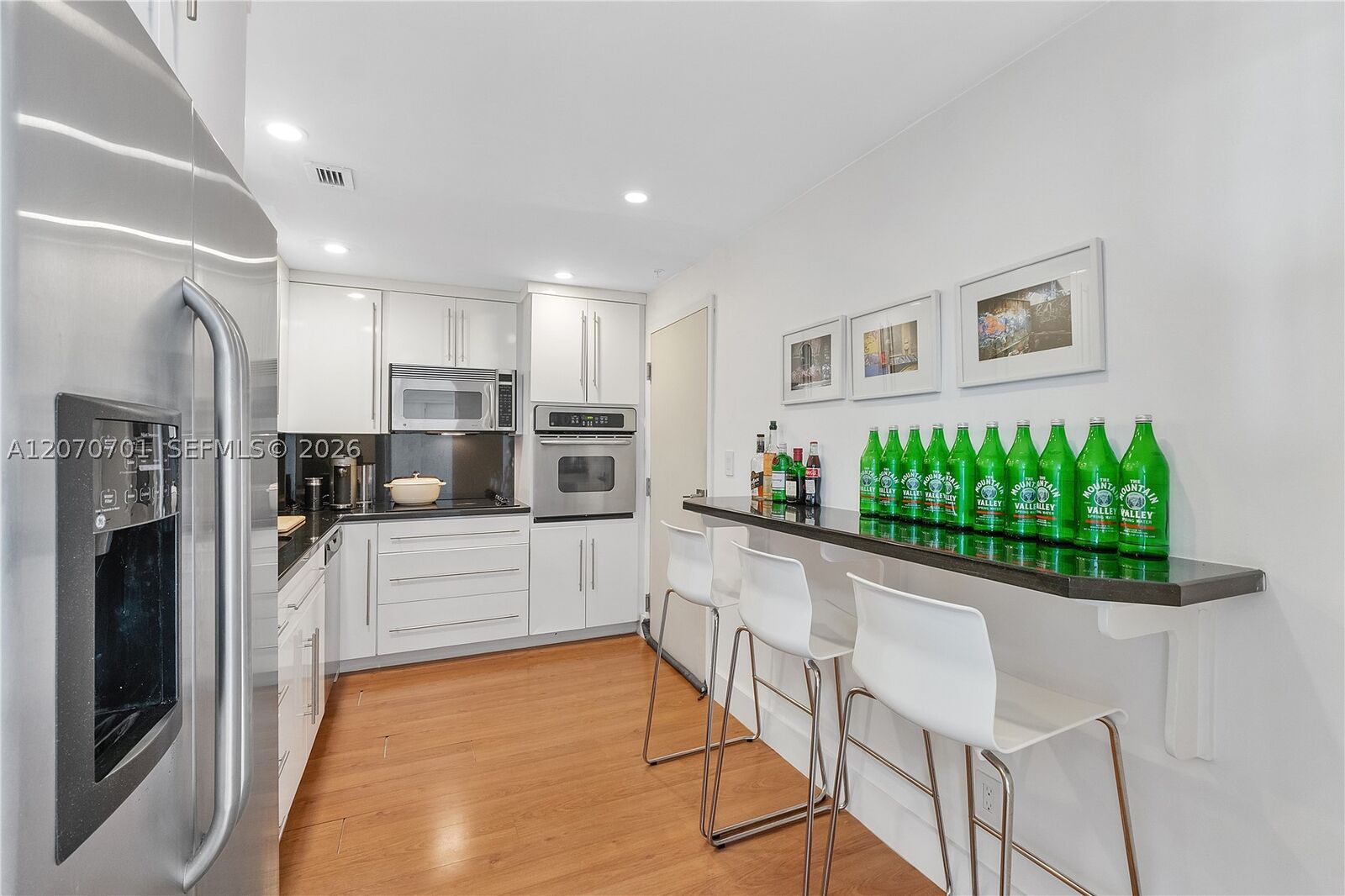 Property Photo: 90 Edgewater Dr 917 FL 33133