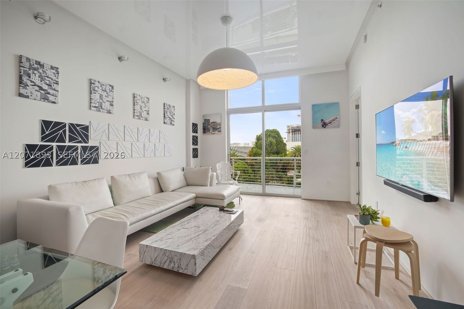 Property Photo:  2001 Meridian Ave 518  FL 33139 