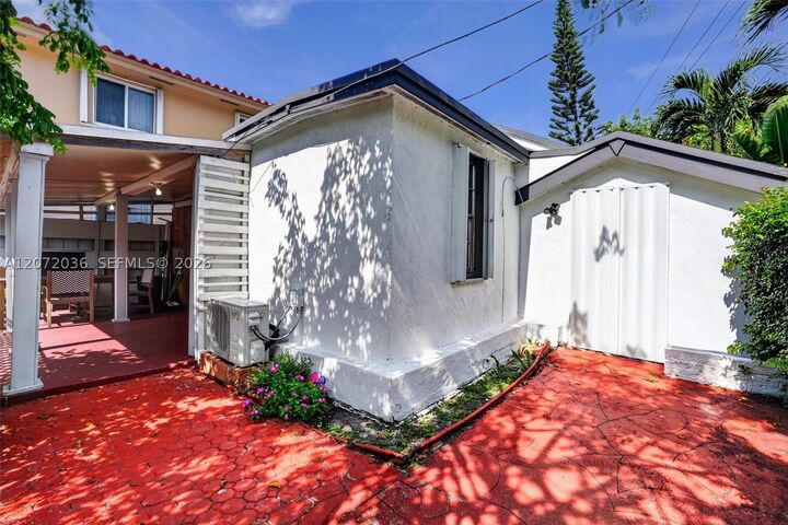 Property Photo: 3375 SW 29th Ter B FL 33133