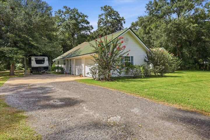 Property Photo:  5230 Saxon  TX 77632 