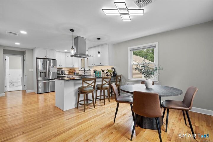 Property Photo:  40 Rolling Ridge Road  CT 06477 