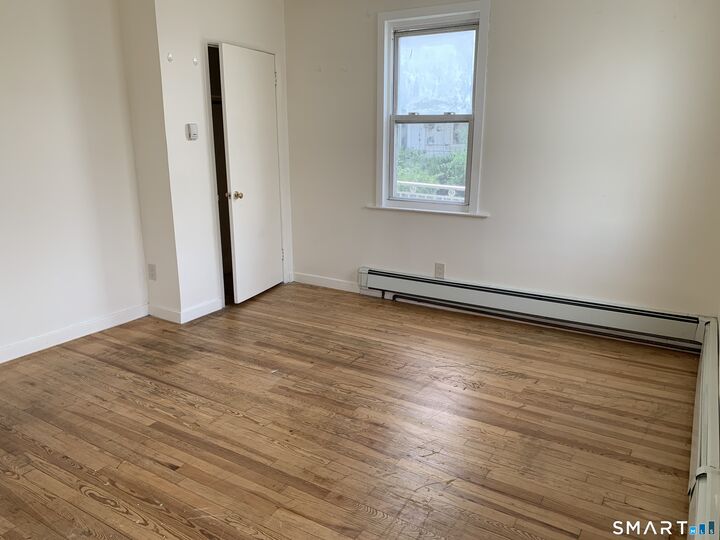 Property Photo: 424 Dixwell Avenue 1 CT 06511