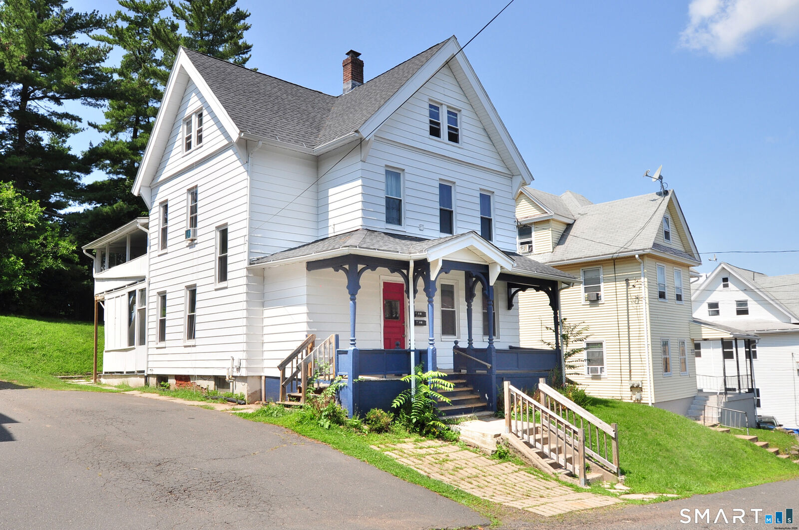 Property Photo: 15 Emmons Place CT 06052