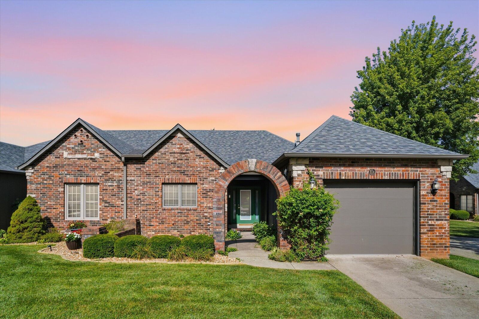 Property Photo: 1750 W Bennett Street MO 65807