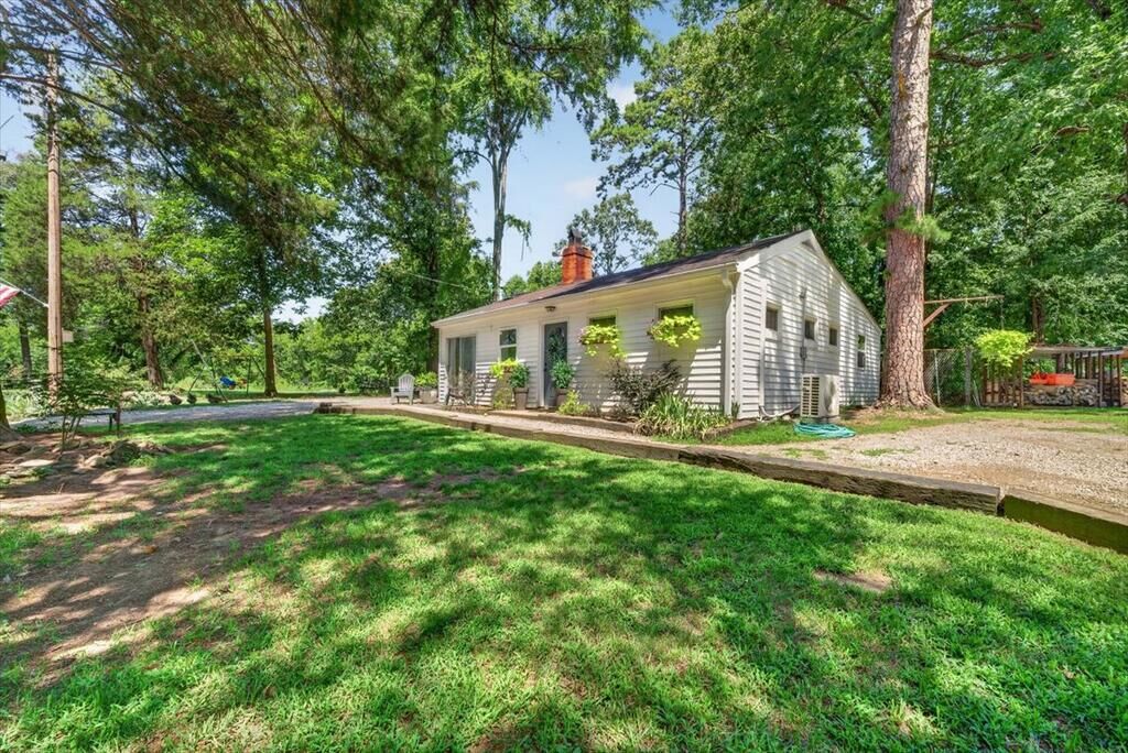 Property Photo: 126 Kiowa Court VA 23927