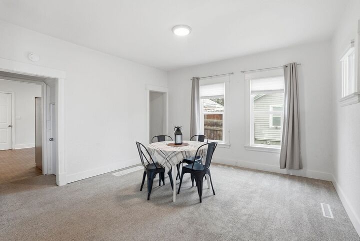 Property Photo:  1208 W Providence Ave  WA 99205 