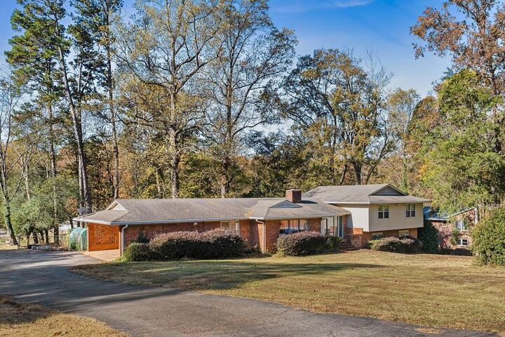 Property Photo: 524 Perrin Drive SC 29307