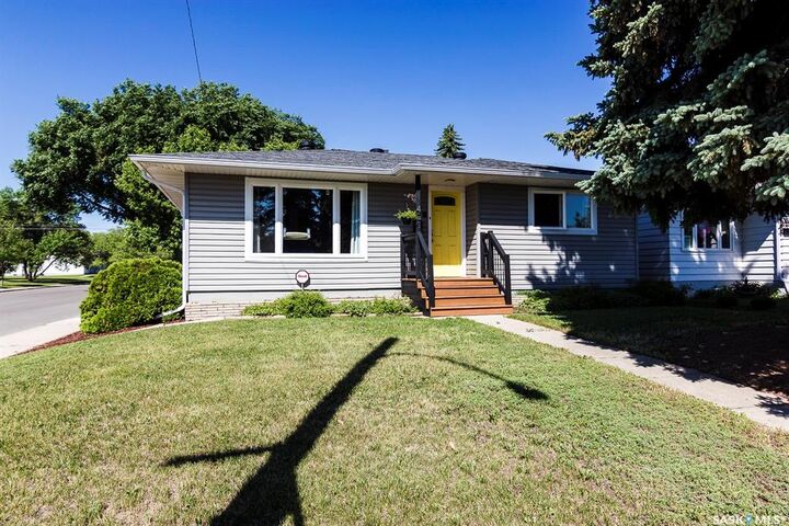 401 R Avenue N — photo 1