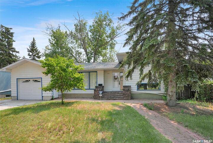 Property Photo: 345 Durham Drive SK S4S 4Z6