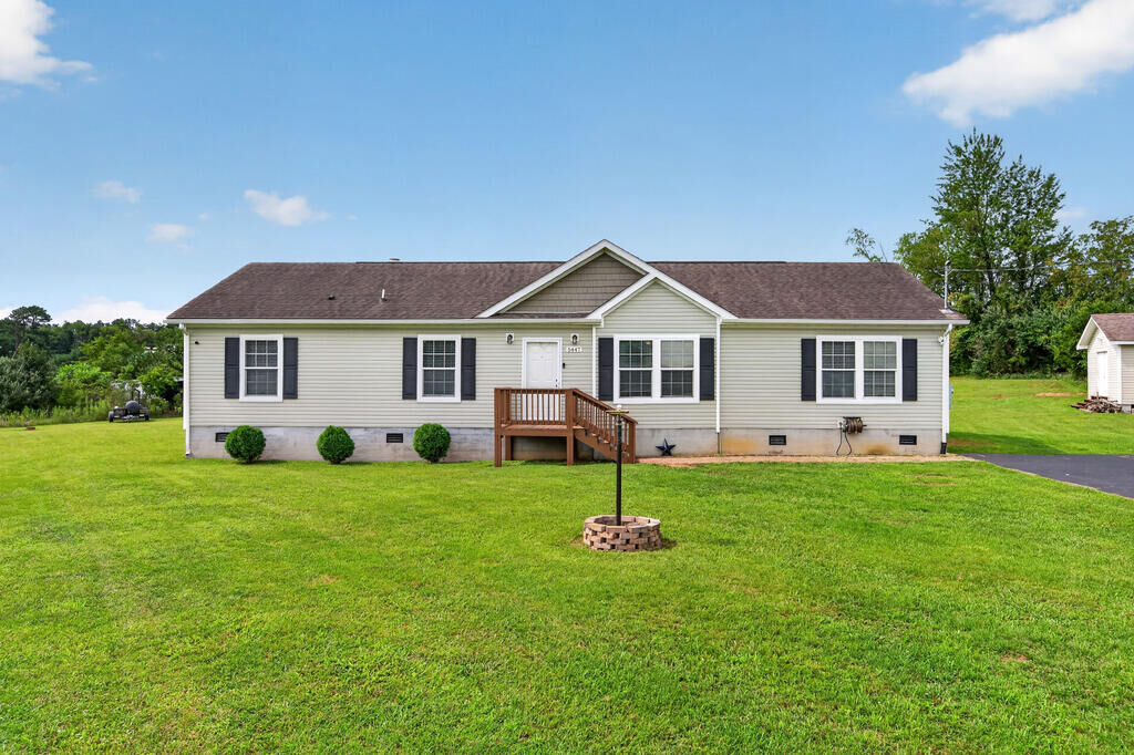 Property Photo: 5447 Vaughan Ave VA 24084