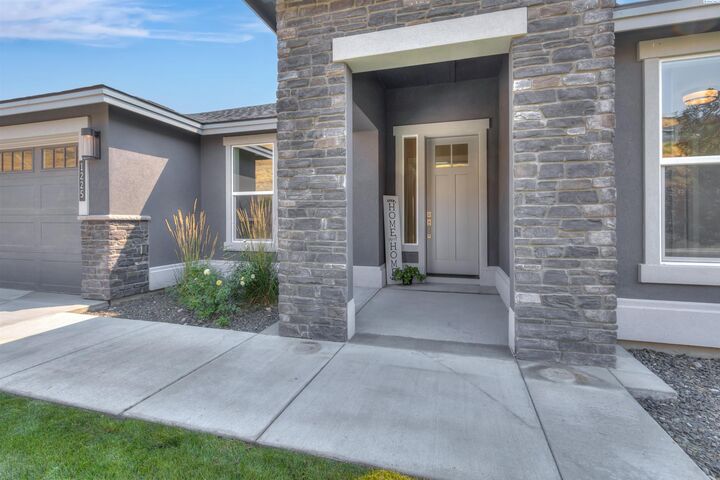 Property Photo: 1225 Jurupa St WA 99352