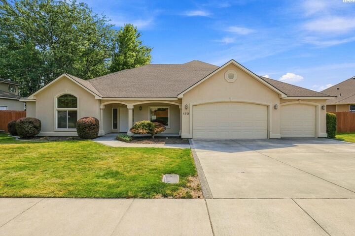 Property Photo:  173 Mattis Dr  WA 99352-7500 