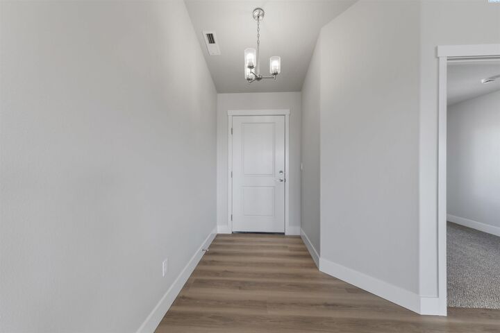 Property Photo: 2946 S Osborne St WA 99338