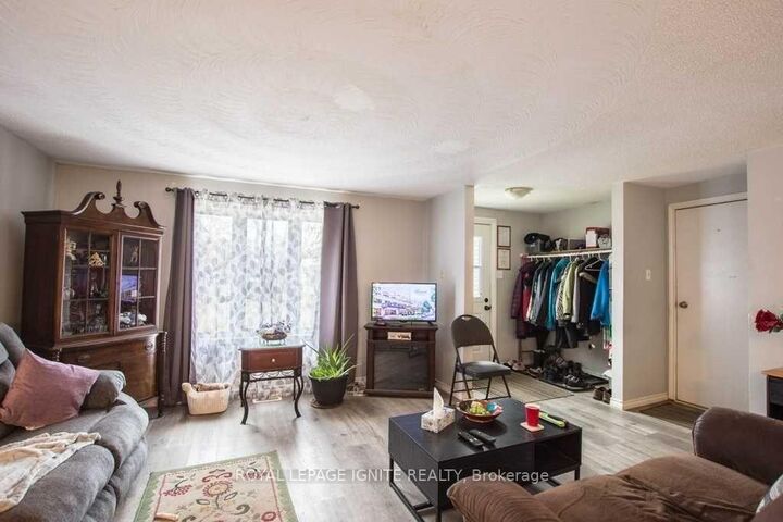 Property Photo:  170 Hickling Trail Room# 1U  ON L4M 5T8 